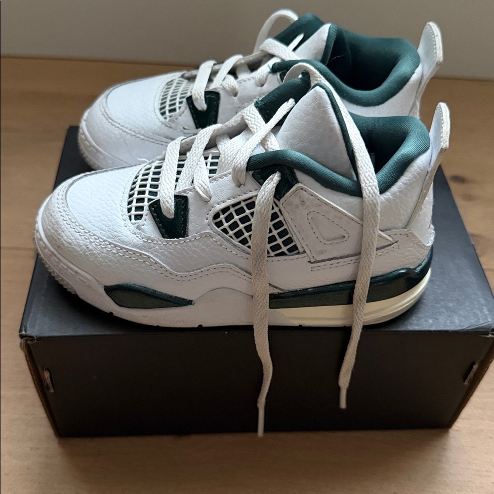Jordan 4 Retro